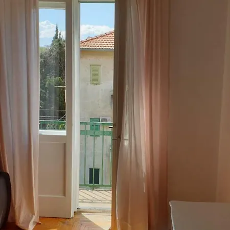Apartman Rhapsody Σπλιτ